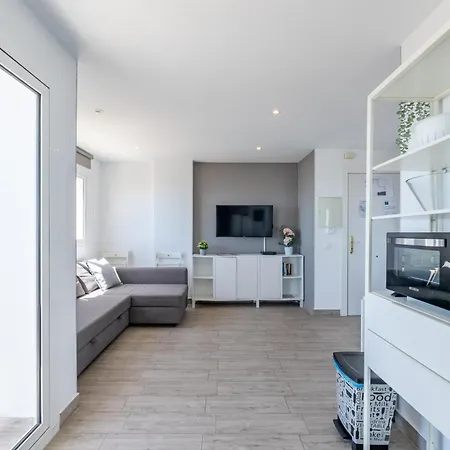 Vb Breathtaking Sea Views 1bdr Apartment *